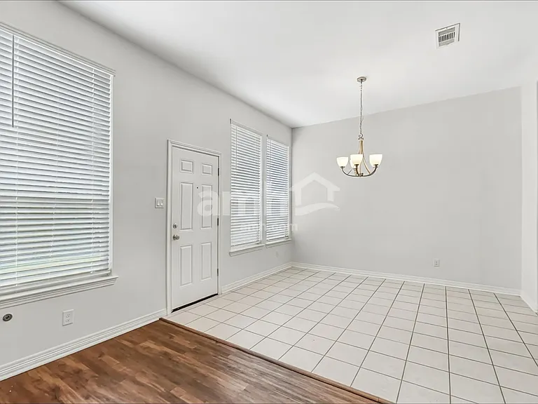 2204 Perkins Crossing Dr — Photo 5