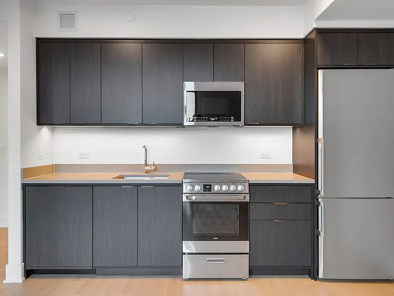 662 Pacific St #25F — Photo 6
