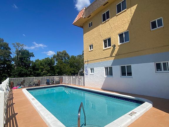 4th image of 1400 NE 56th St APT 204