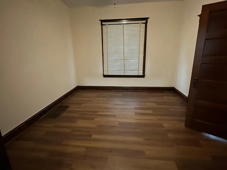 2706 Hale Ave — Photo 4