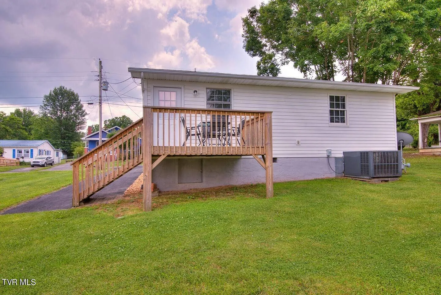 2 bed, 896 sqft, $2,500 — Photo 3
