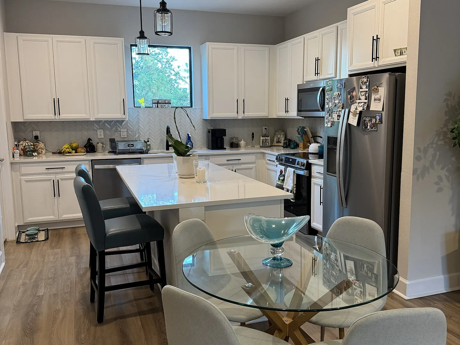 3 bed, 3.5 bath, 1826 sqft, $3,995 — Photo 3