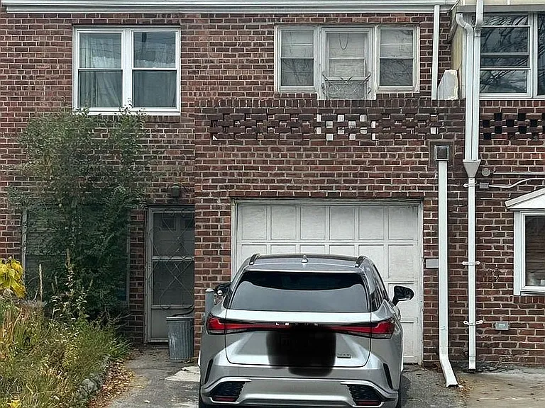 4230 Douglaston Pkwy #7H — Photo 13
