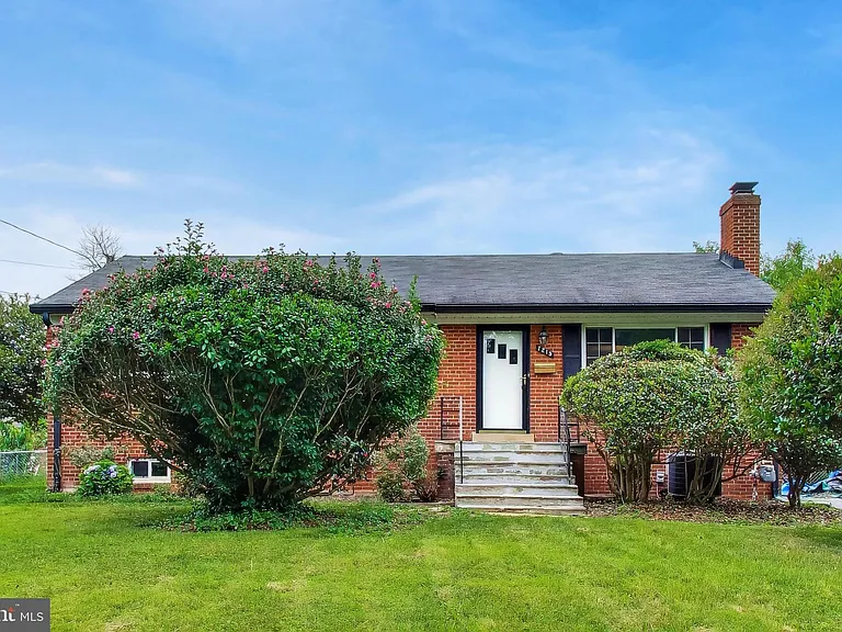7215 Normandy Ln — Photo 1