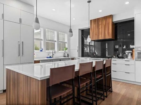 70 Walker St Floor 2, Newtonville, MA 02460