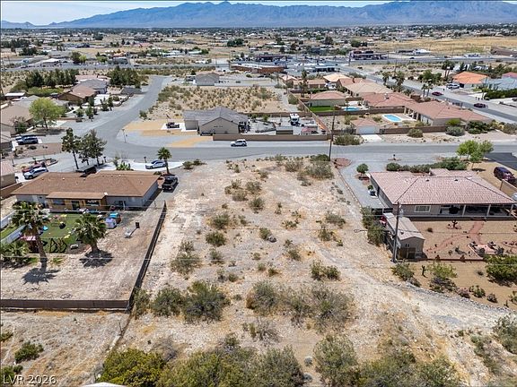 3rd image of 3200 Havasu St