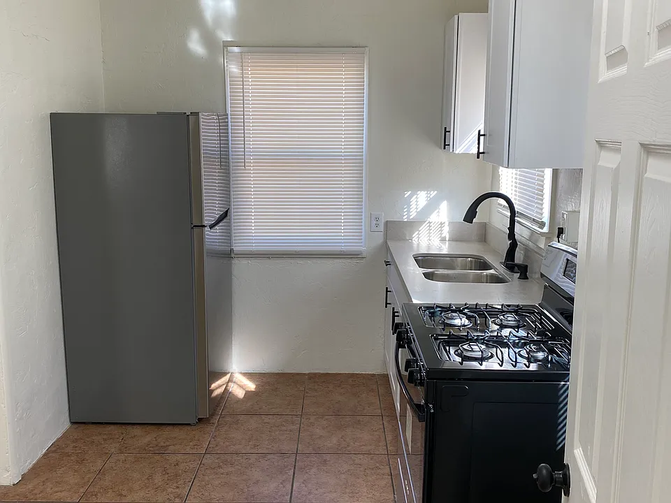 10 W Rillito St #3