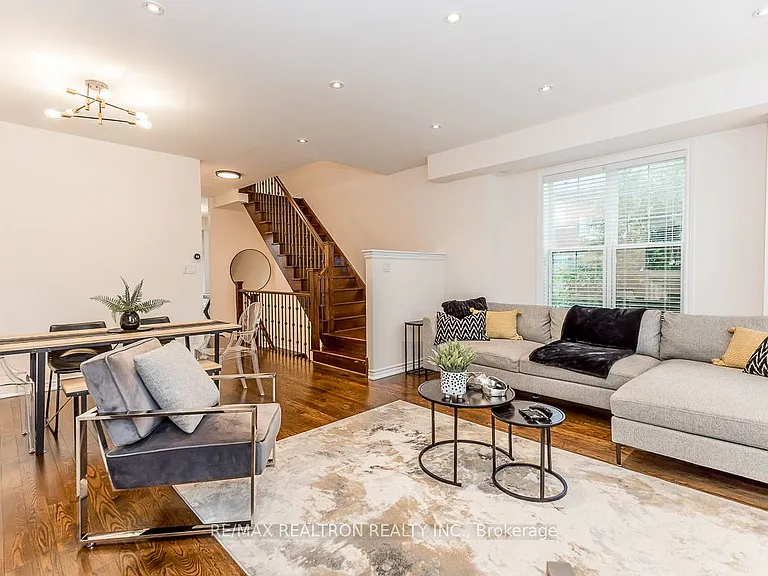 28 Donald Buttress Blvd W — Photo 19