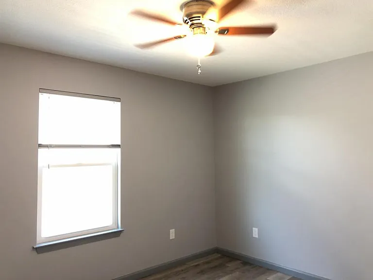 1234 Grace Ave — Photo 19