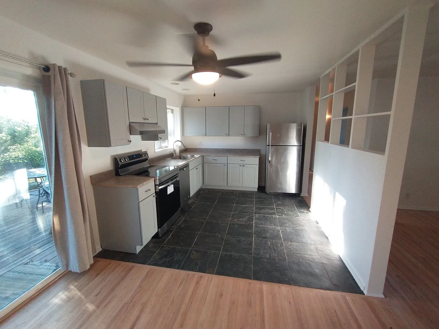 Updated, 3B/1B Martin Acres Ranch Available October 1st! — Photo 4