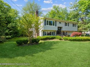 427 Lake Ave, Oakhurst, NJ 07755