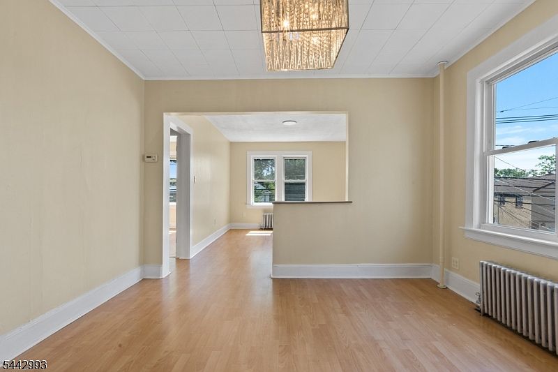 1st image of 196 Broughton Ave