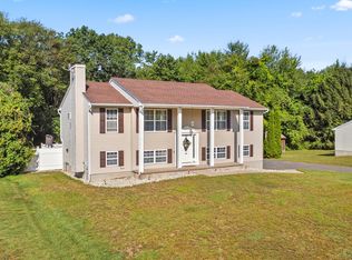 29 Quail Hollow Dr, Windsor, CT 06095