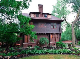 1517 Iroquois St, Detroit, MI 48214
