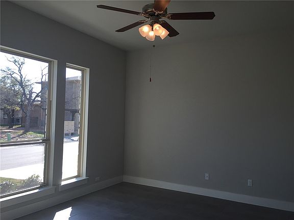 4th image of 1000 Sue Ann Rose Dr