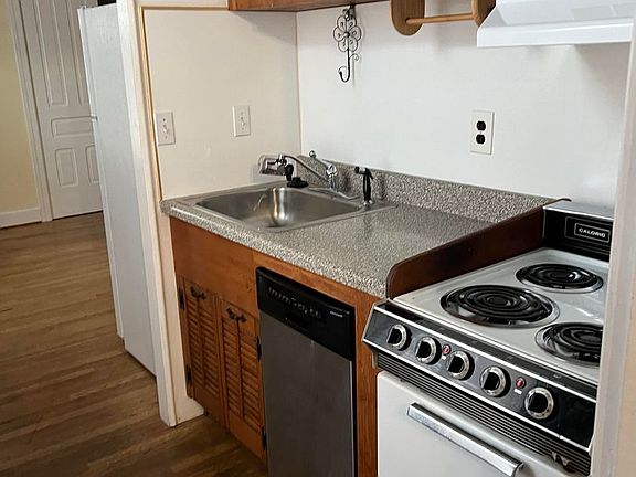 5th image of 38 E North St #2