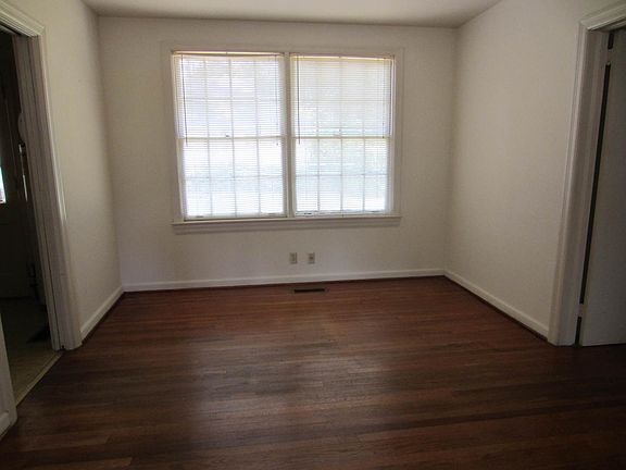 3rd image of 302 E College St