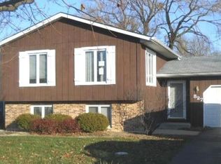 827 Holdridge Ave, Winthrop Harbor, IL