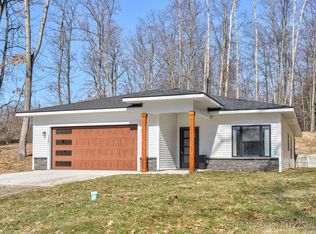 11300 Apache Wells Ct, Stanwood, MI 49346