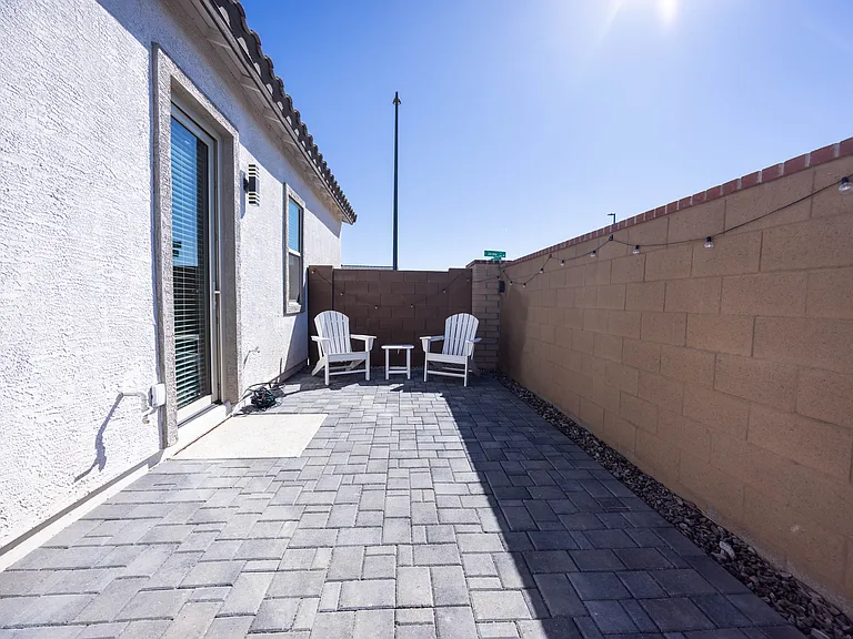 Private side patio (gated)