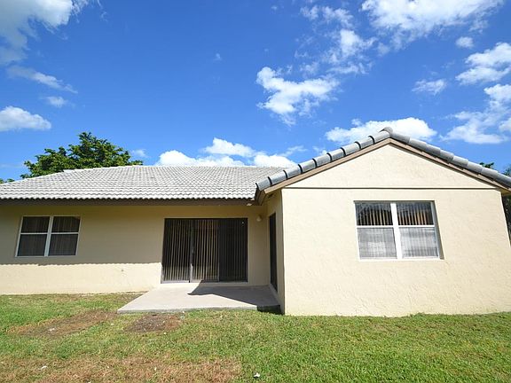 4th image of 5940 York Ln