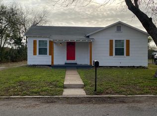 222 Tutt Ave, Taft, TX 78390