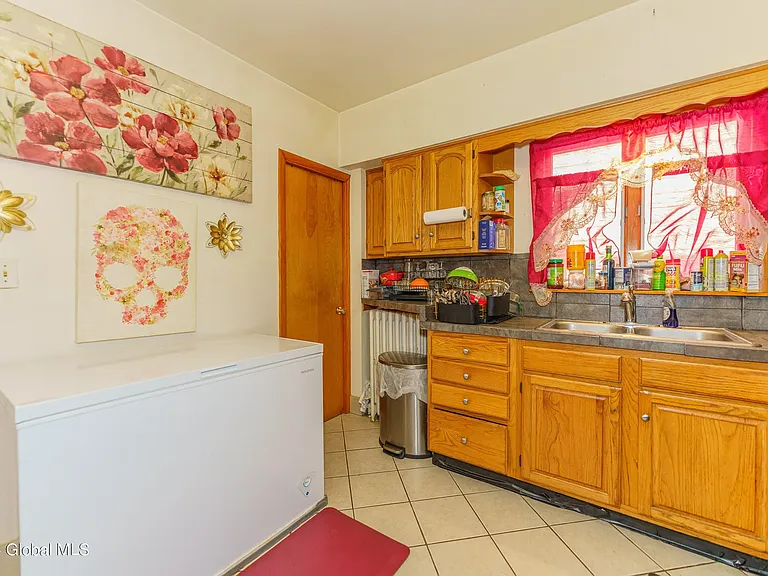 792 Washington Ave #1 — Photo 8