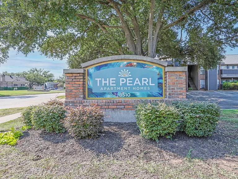 The Pearl — Photo 23