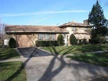 1st image of 442 King Ln