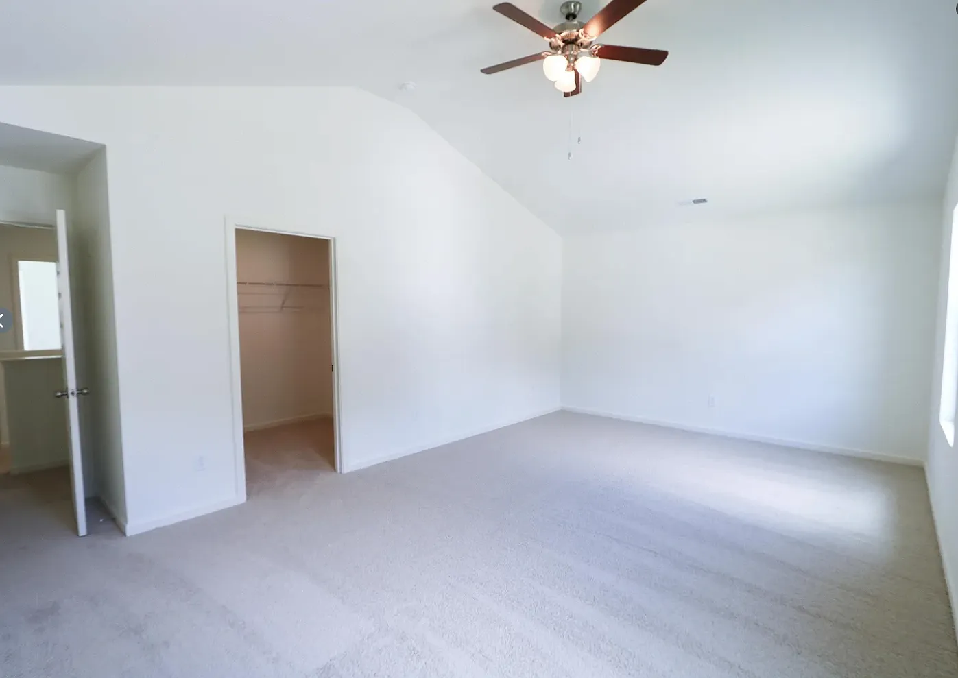 4 bed, 2339 sqft, $2,500 — Photo 4