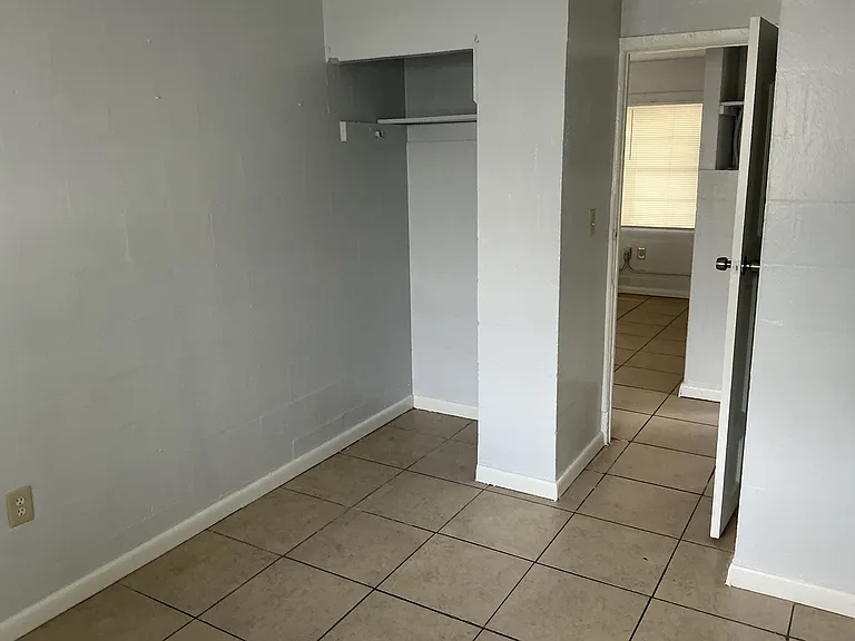 621 W South St #1 — Photo 12
