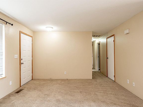 3rd image of 806 W 43rd Ave