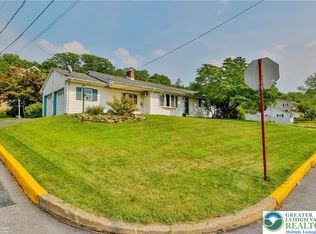701 S Lincoln Ave, Walnutport, PA 18088