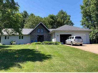 2804 Sheridan Rd, Pekin, IL 61554