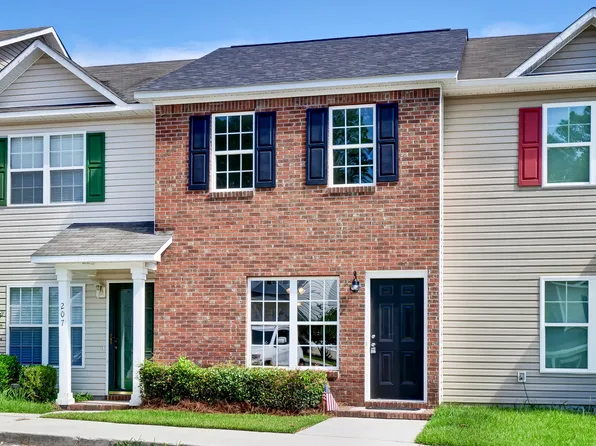209 Meadowbrook Lane, Jacksonville, NC 28546