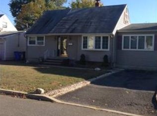 70 Adams St, Iselin, NJ 08830