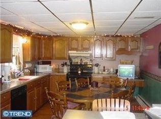 27 Memorial Blvd, Newmanstown, PA 17073