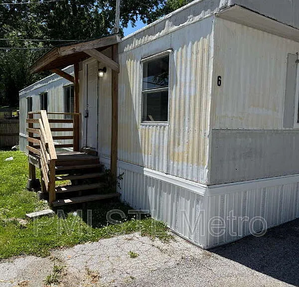 747 Cunningham Ave #6 — Photo 1
