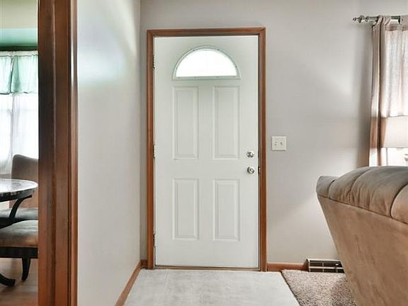 4th image of 209 Michael Dr