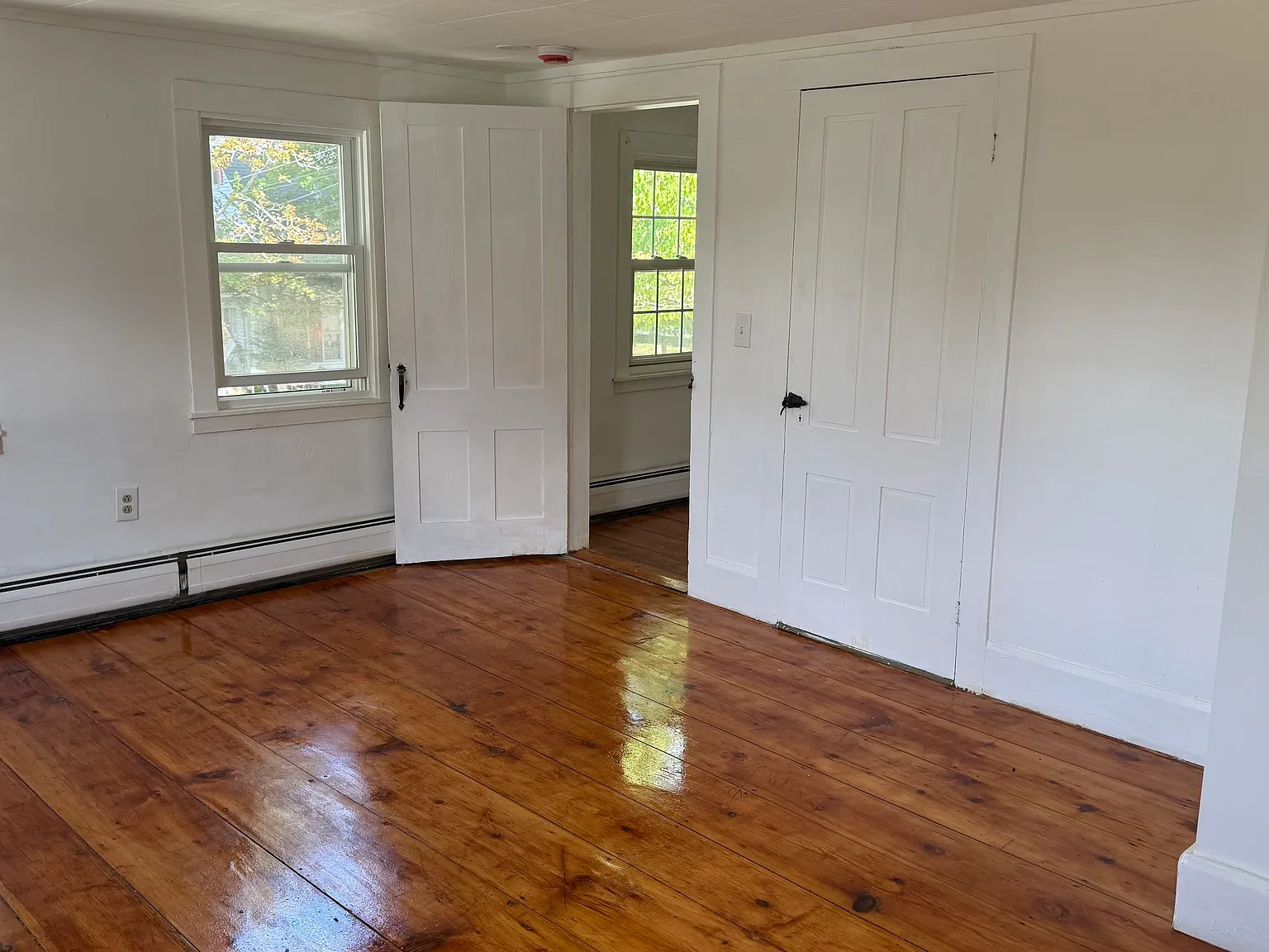 2 bed, 1200 sqft, $2,000 — Photo 2