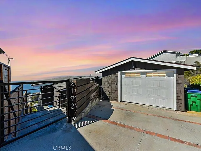 2192 Crestview Dr — Photo 50