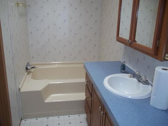 3rd image of 2278 South Townline