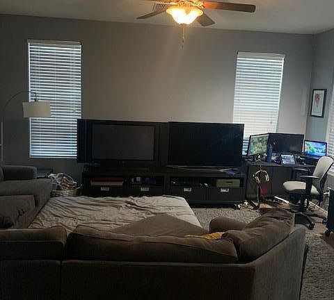 5th image of 3183 N Summer St