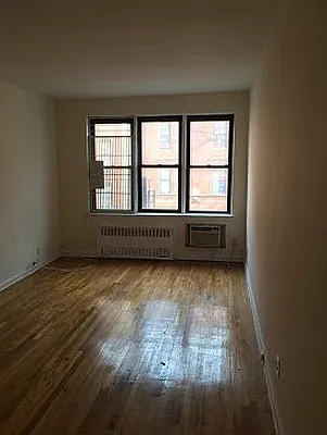 Rented by Eric Goodman Realty Corp | media 7