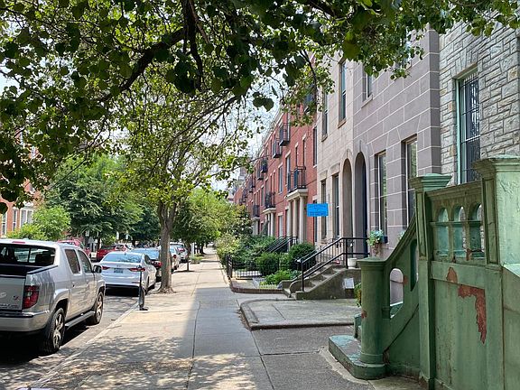 2nd image of 1628 Green St #2F