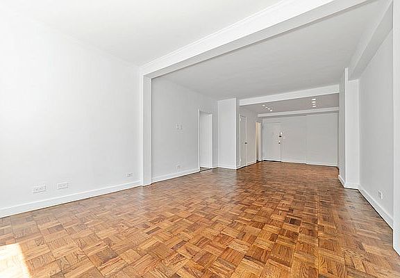 4th image of 65 W 55th St APT 12G