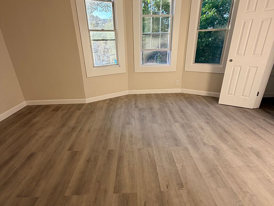 1st image of 208 Myrtle Ave #3