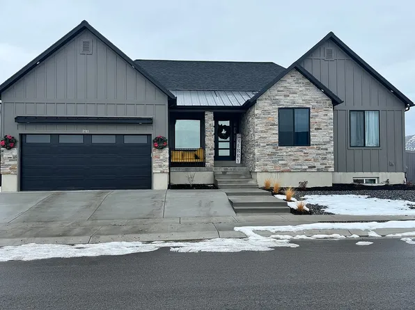 2311 E Cobble Creek Ln, Eagle Mountain, UT 84005