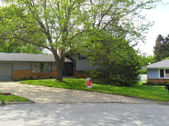3rd image of 3711 Barlow Ct