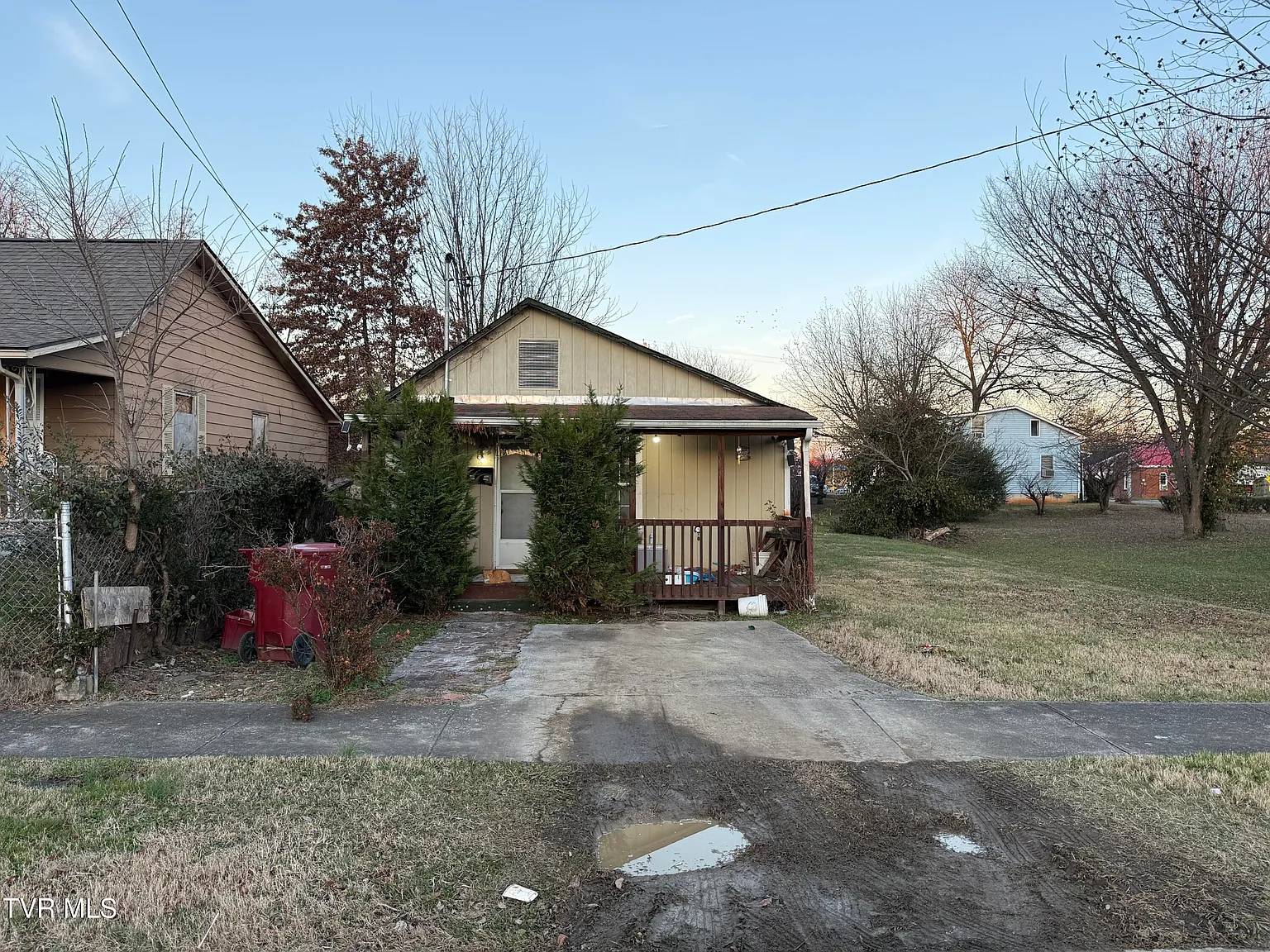 906 N Boone St photo 1